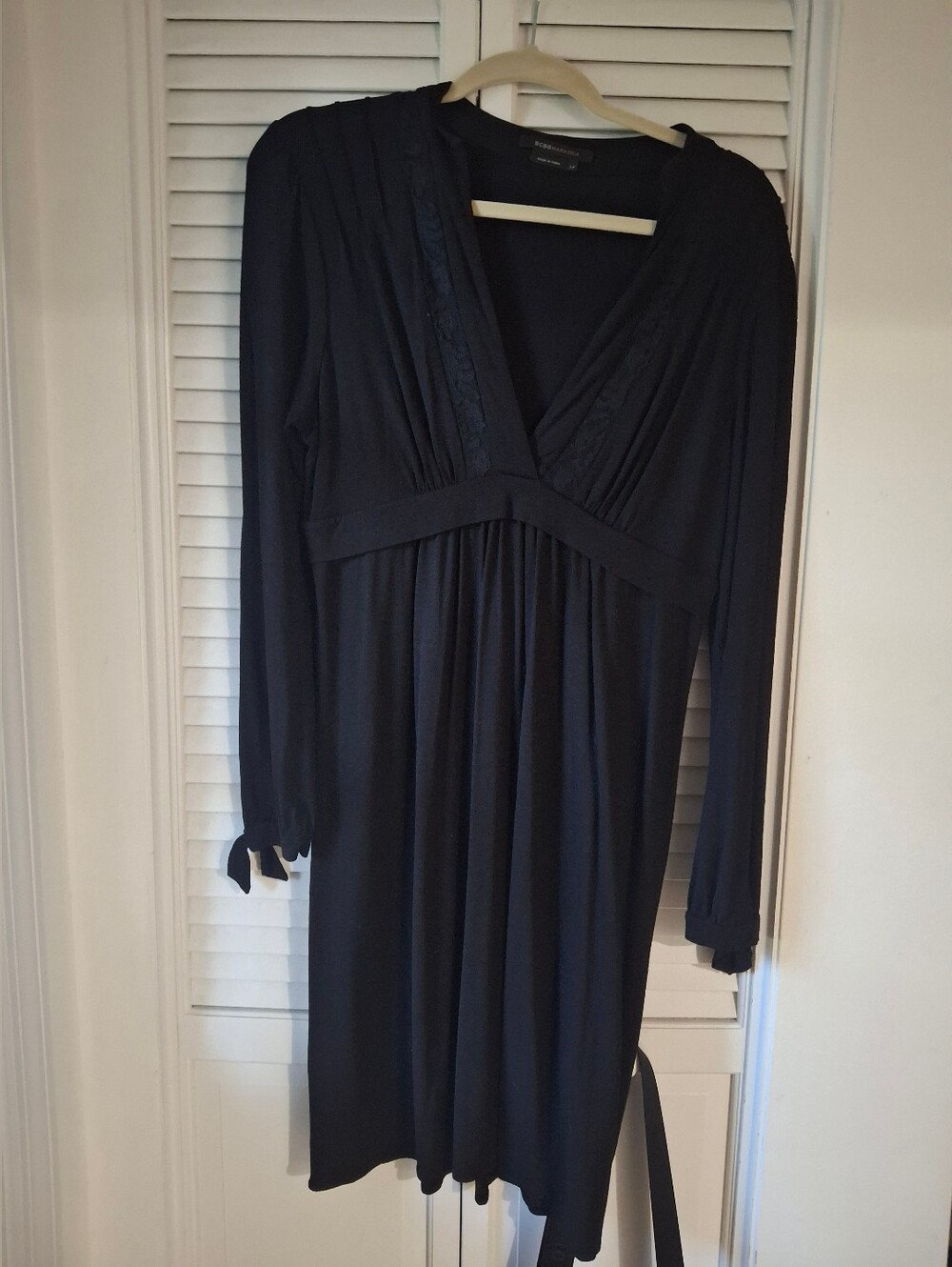 BCBGMaxAzria Black Long Sleeve V-Neck Empire Dress